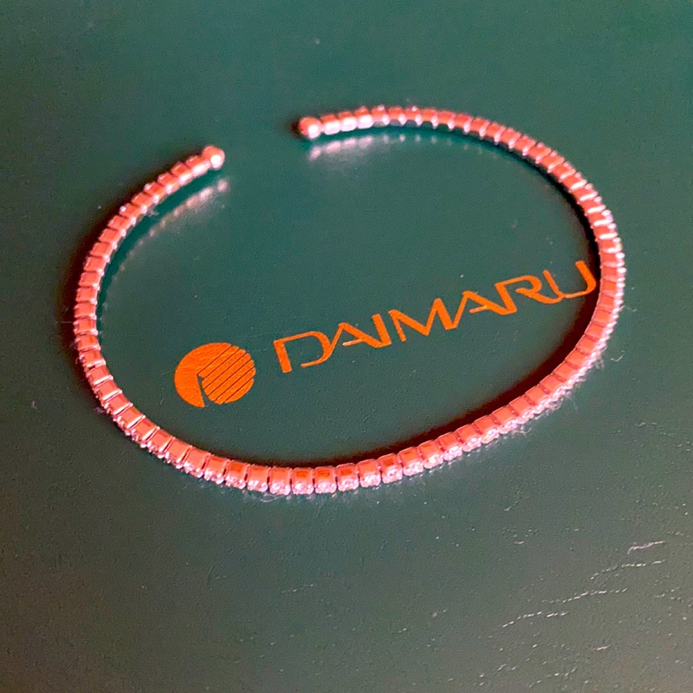 DAIMARU Diamond bracelet…